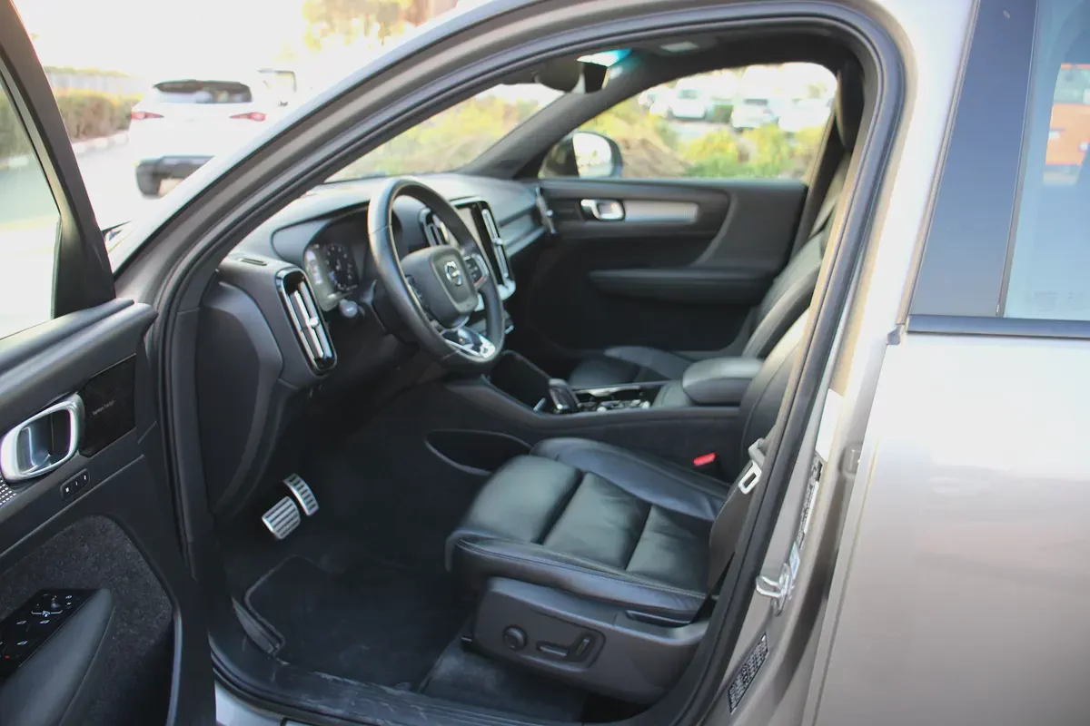 Volvo XC40 T4 R-design 2022, EMI (990x60) Bank finance! Full agency history! Perfect condition!-12-12