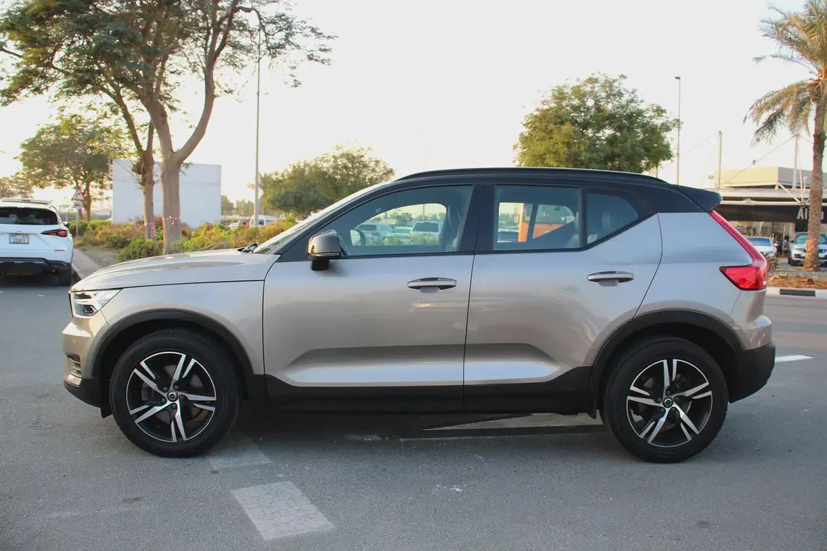 Volvo XC40 T4 R-design 2022, EMI (990x60) Bank finance! Full agency history! Perfect condition!-1-1