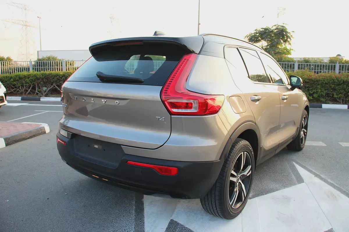 Volvo XC40 T4 R-design 2022, EMI (990x60) Bank finance! Full agency history! Perfect condition!-4-4