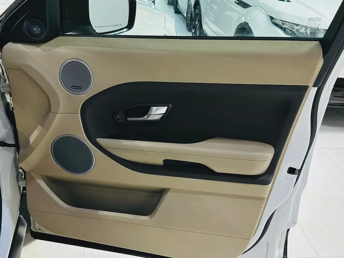 RANGE ROVER EVOQUE 2015 GCC SPECS FULL OPTION WITH ONE YEAR WARRANTY-14-14