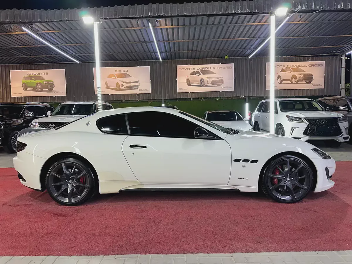 مازيراتي جران توريزمو سبورت 2014 خليجي | محرك V8 سعة 4.7 لتر | داخلية كاربون | مقاعد جلد رياضية | دف-3-3