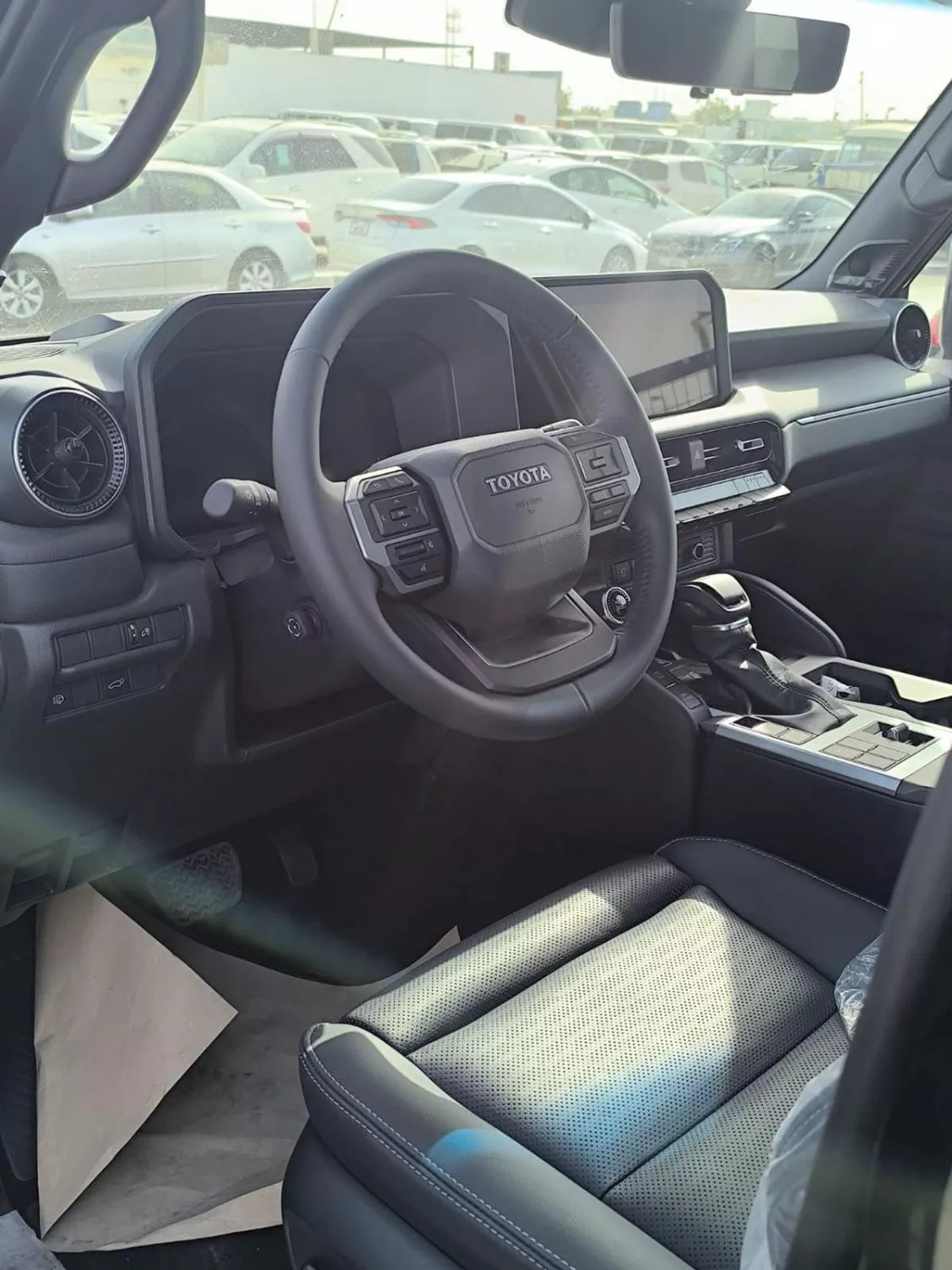Toyota Prado VXR TOYOTA PRADO LUXURY 2.4L PETROL-7-0