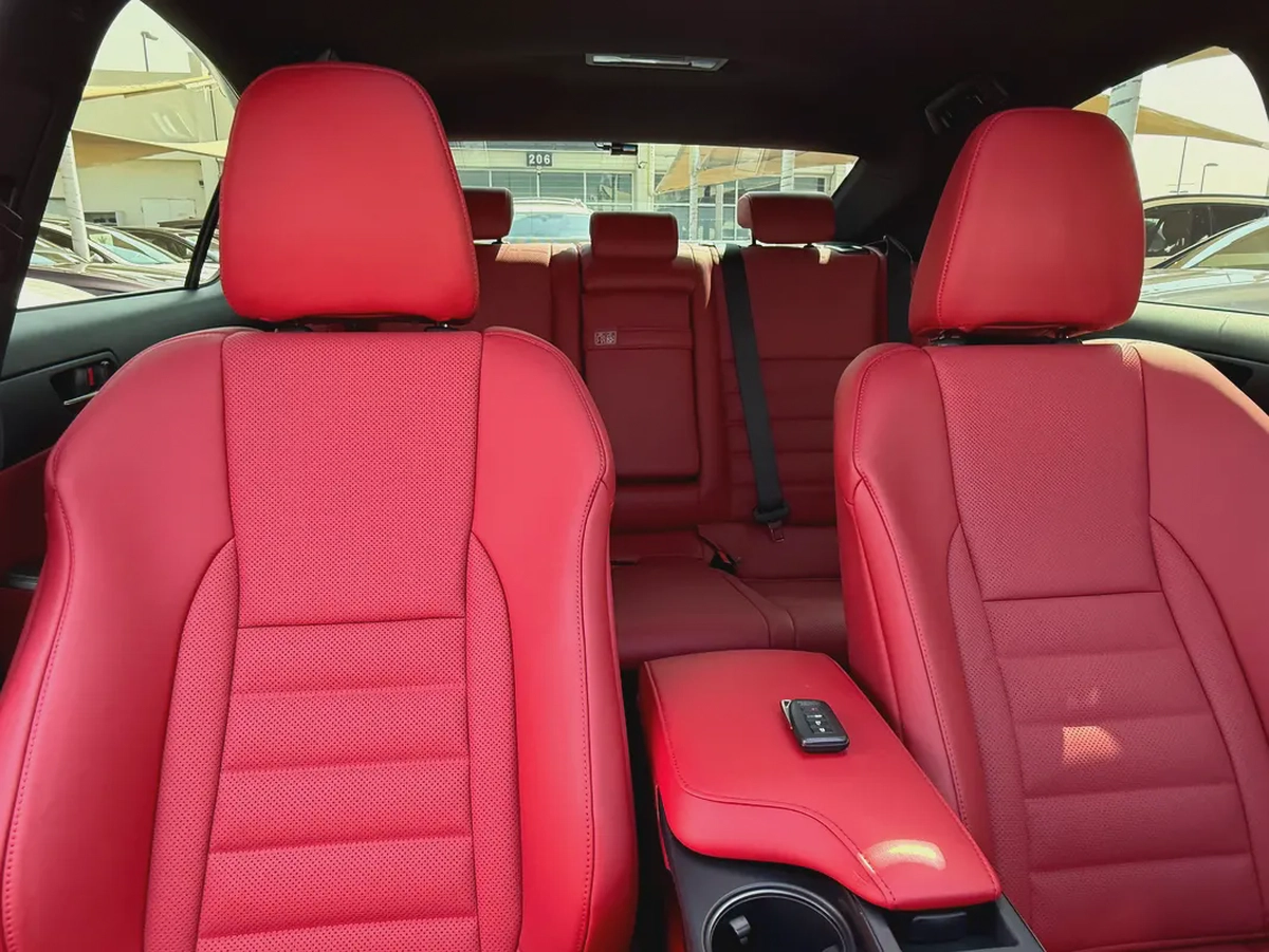 LEXUS - IS350 - F SPORT - 2025 - V6 - 3,5L - AMERICAN SPECS VERY GOOD CONDITION
