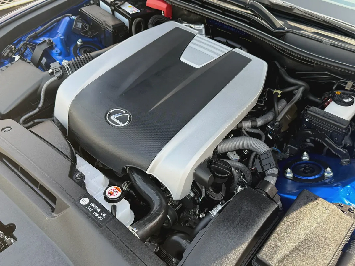 LEXUS - IS350 - F SPORT - 2025 - V6 - 3,5L - AMERICAN SPECS VERY GOOD CONDITION