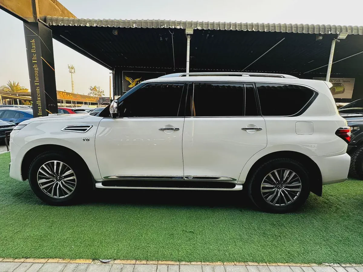 Nissan Patrol 2020 LE Platinum V8 - Pristine Condition-4-4