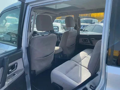 Mitsbish pajero 2010 silver cokor fullopshin GcC calen car-11