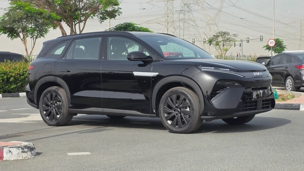 BYD ATTO 8 Premium (Black)