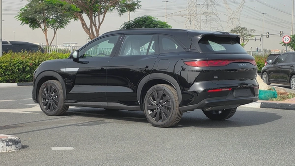 BYD ATTO 8 Premium (Black)