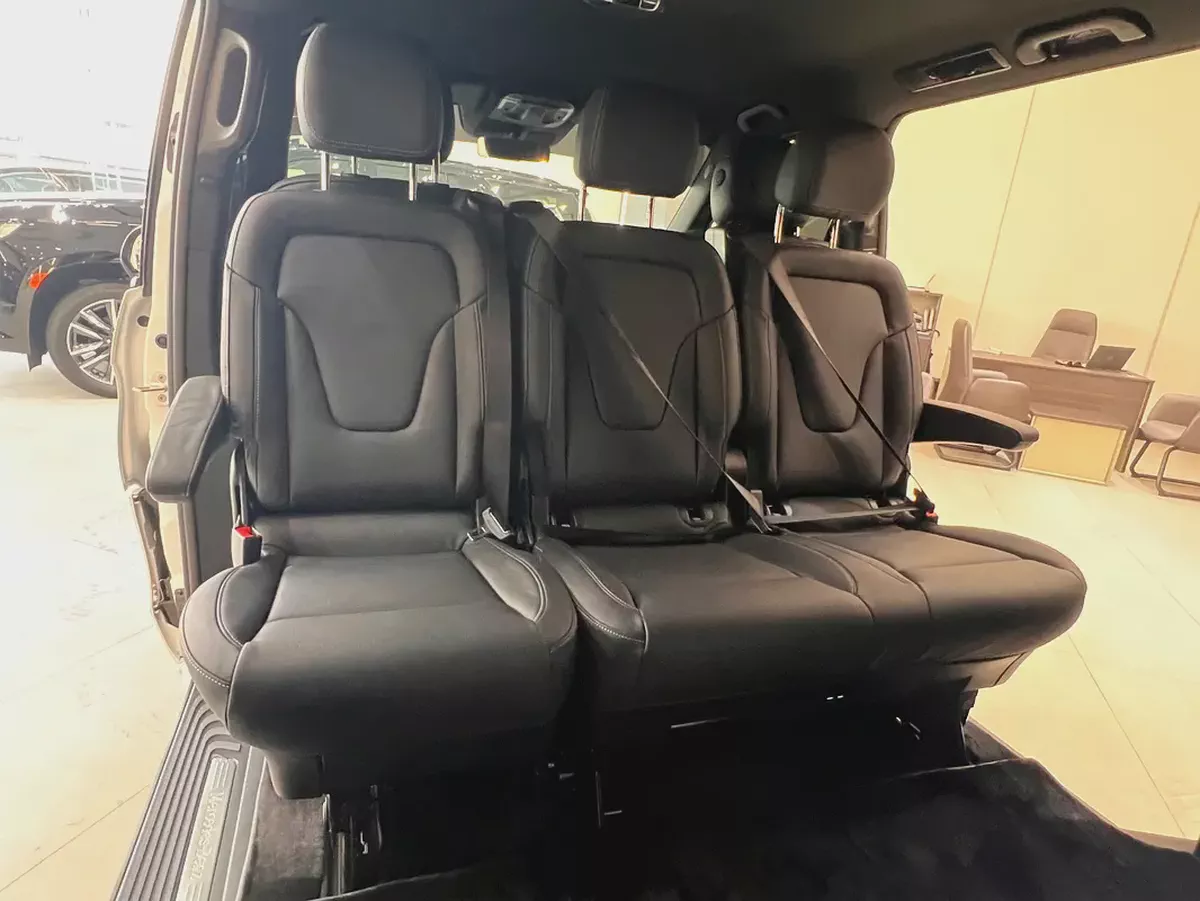 !! 2026!! Mercedes-Benz | V-Class | V 300 | GCC | Luxury Passenger Van-12-12