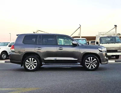 Toyota Land Cruiser GXR LANCDCRUISER 5.7 BIG ENGINE/  SHAPE 2021/ FULL OPTION / EXPORT ONLY / LOT#46060-1