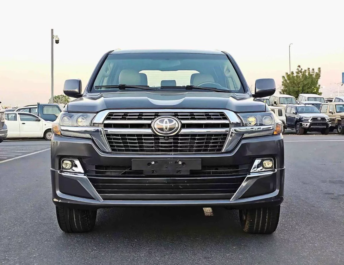Toyota Land Cruiser GXR LANCDCRUISER 5.7 BIG ENGINE/  SHAPE 2021/ FULL OPTION / EXPORT ONLY / LOT#46060