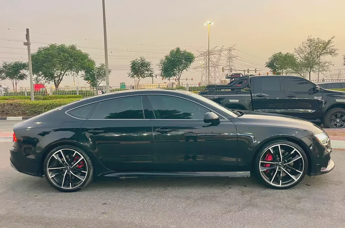 2017 Audi RS7 GCC Specs | 4.0L Twin-Turbo V8 |  AWD-6-6