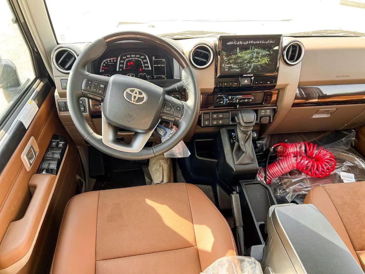 Toyota Land Cruiser 70  EXPORT ONLY - Toyota LC76 2.8L 4WD FULL OPTION-12-0