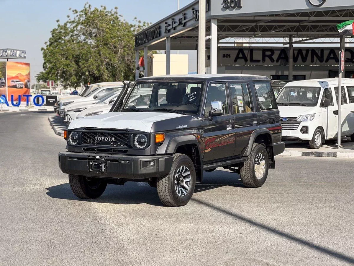 Toyota Land Cruiser 70 EXPORT ONLY - Toyota LC76 2.8L 4WD FULL OPTION