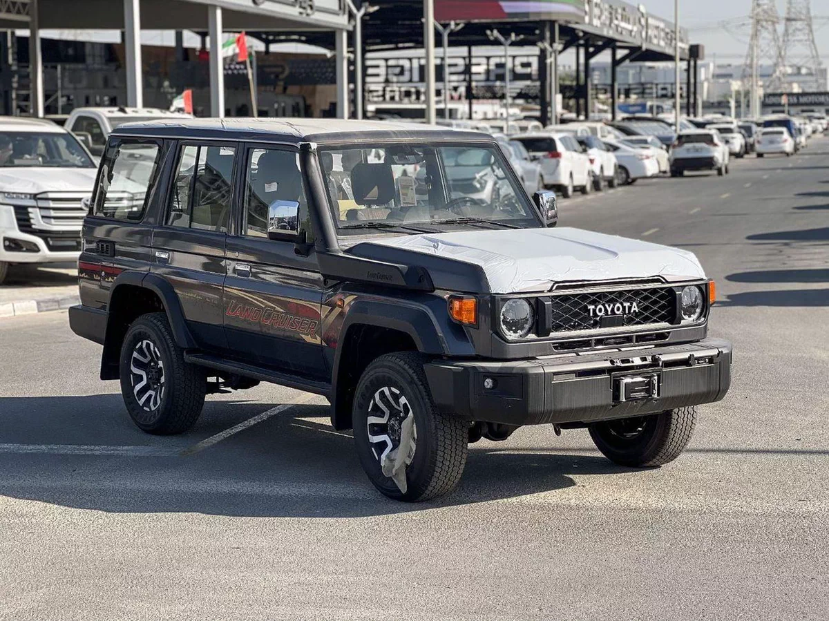 Toyota Land Cruiser 70  EXPORT ONLY - Toyota LC76 2.8L 4WD FULL OPTION-2-0
