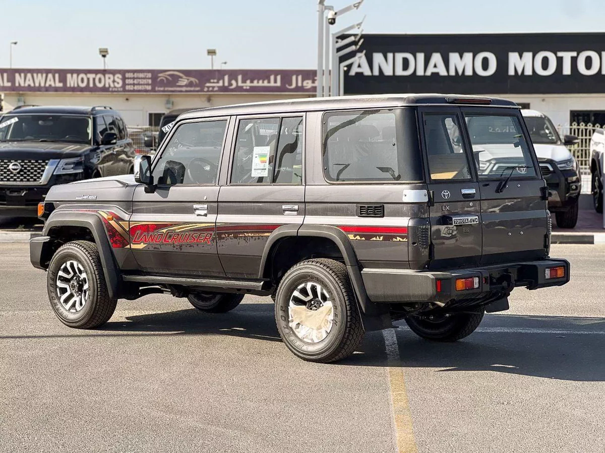 Toyota Land Cruiser 70  EXPORT ONLY - Toyota LC76 2.8L 4WD FULL OPTION-6-0