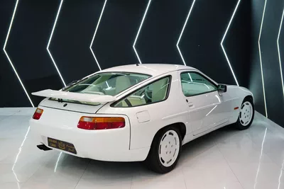 Porsche 928 S4-5