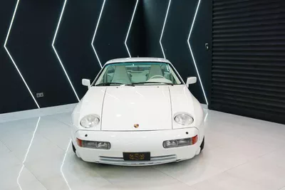 Porsche 928 S4-3