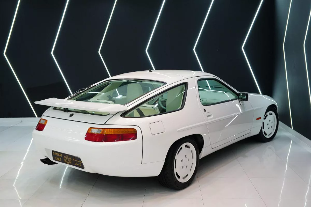 Porsche 928 S4-5-5