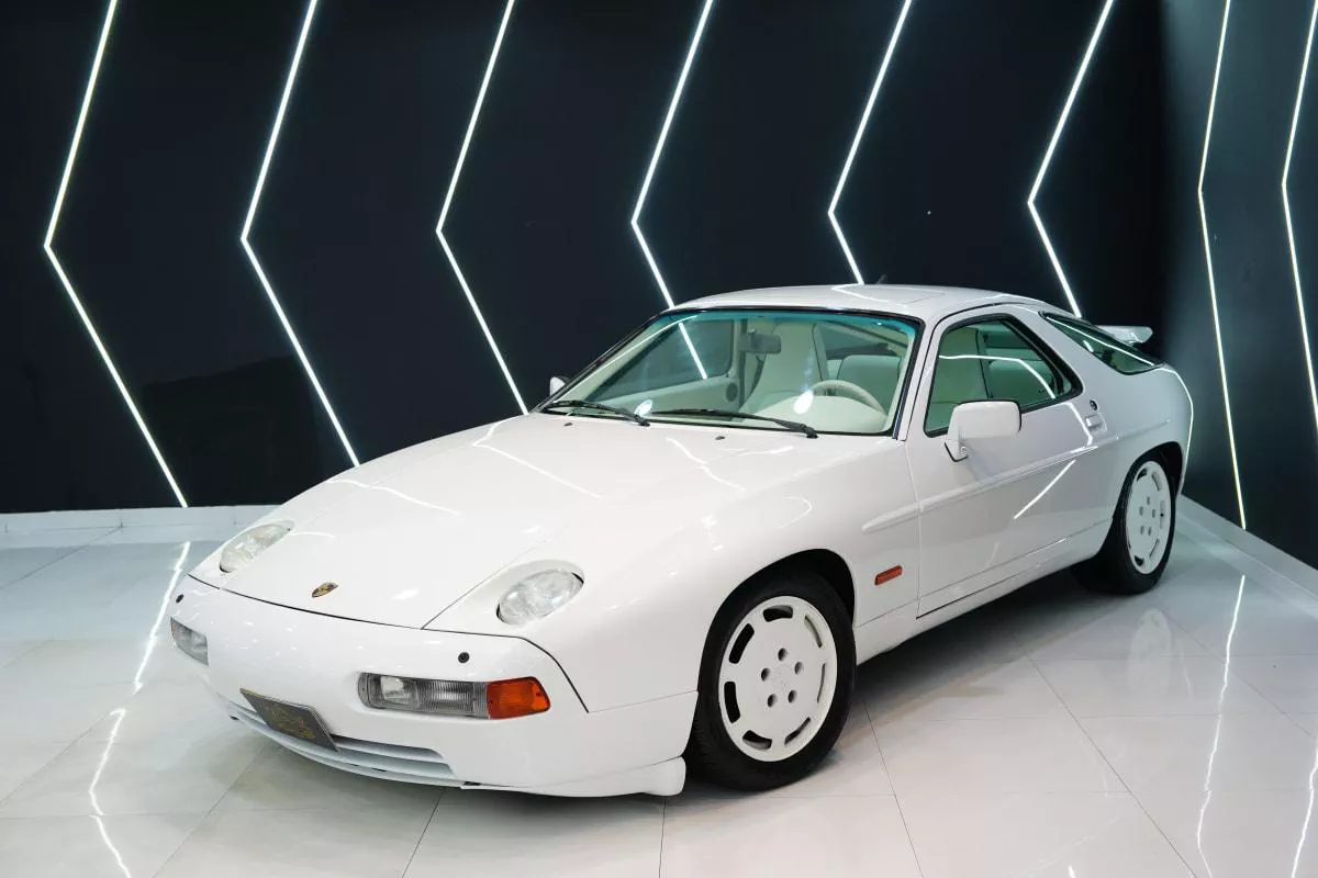 Porsche 928 S4