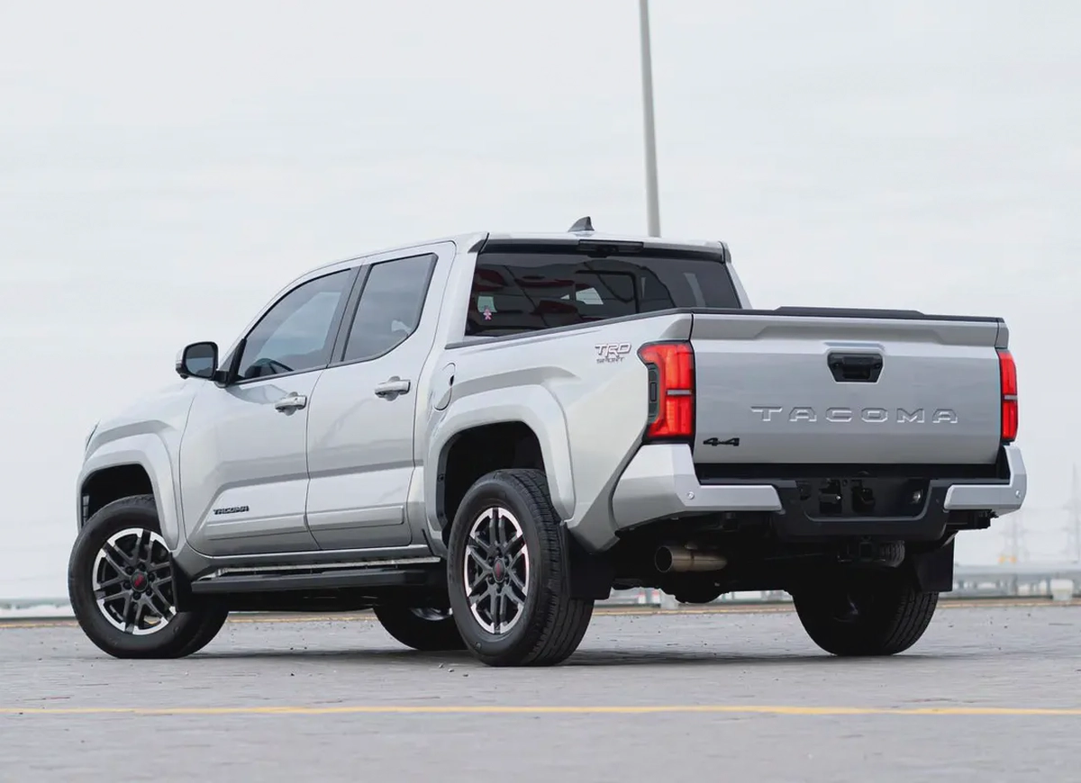 Toyota Tacoma 2024 SR5 Double Cab-2-2
