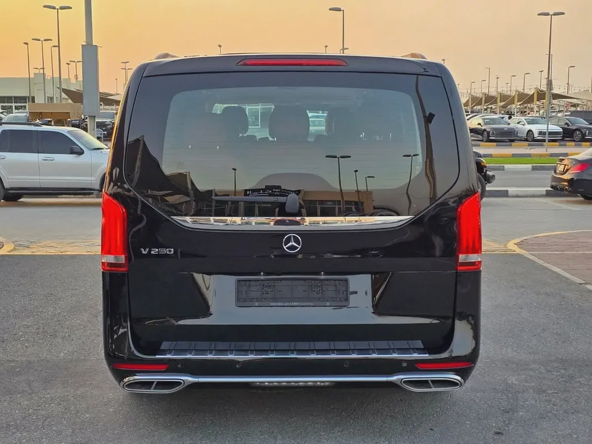 Mercedes-Benz Vito 2016 GCC Specs - Well Maintained-3-3