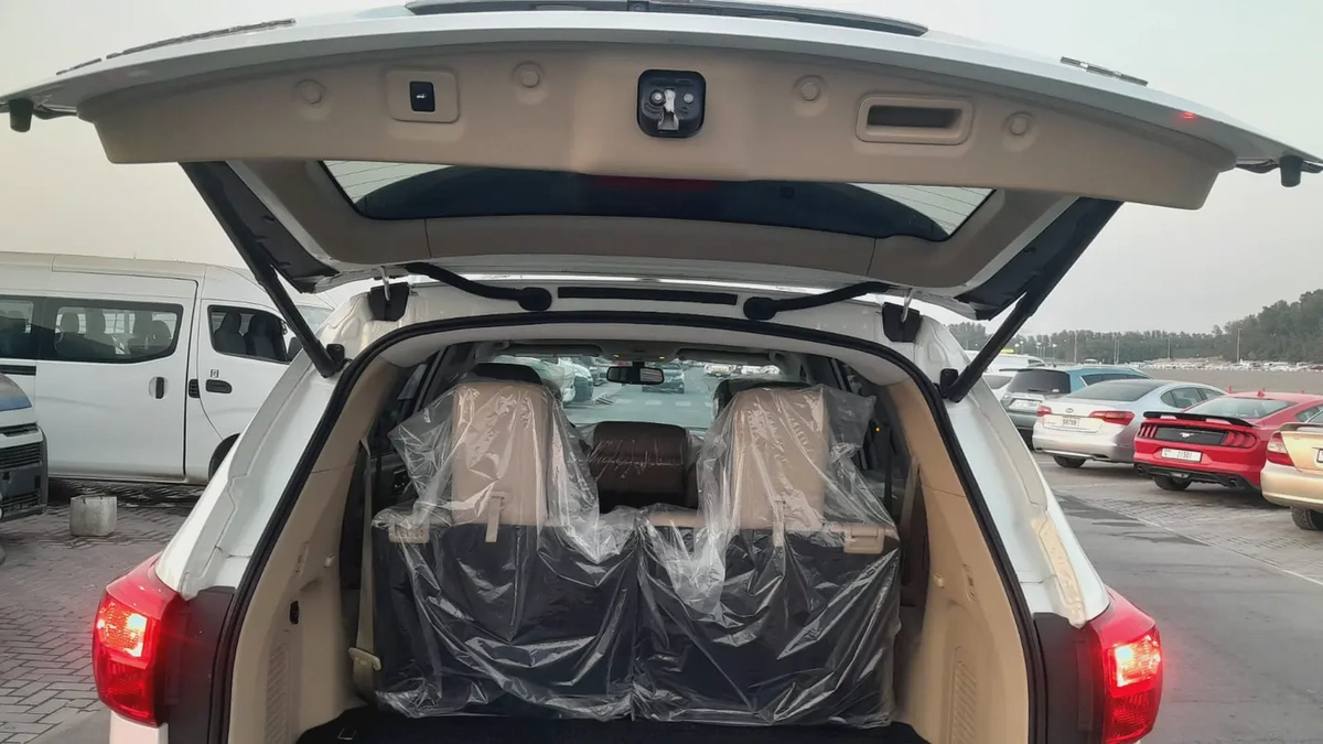 Nissan Pathfinder SV 2017 GCC Specs - Family SUV in Excellent Condition-12-12