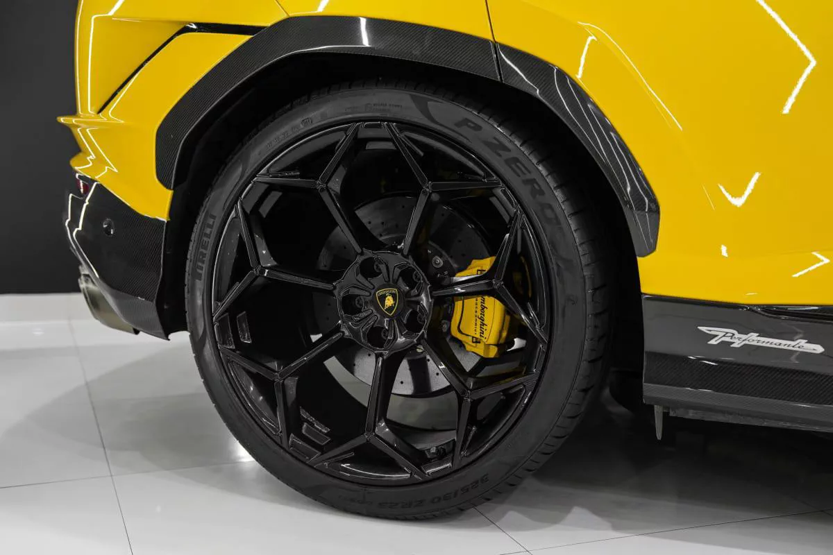 Lamborghini Urus Performante-4-4