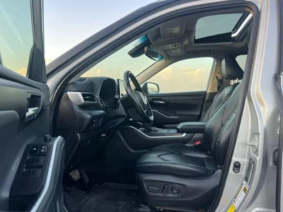 Toyota Highlander GLE HEV 2023 Toyota Highlander Hybrid Full Option - 2.5L V4 - AWD 4x4 - Rear Camera - Sunroof - Leather s-10