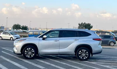 Toyota Highlander GLE HEV 2023 Toyota Highlander Hybrid Full Option - 2.5L V4 - AWD 4x4 - Rear Camera - Sunroof - Leather s-3