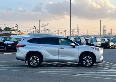 Toyota Highlander GLE HEV 2023 Toyota Highlander Hybrid Full Option - 2.5L V4 - AWD 4x4 - Rear Camera - Sunroof - Leather s-8