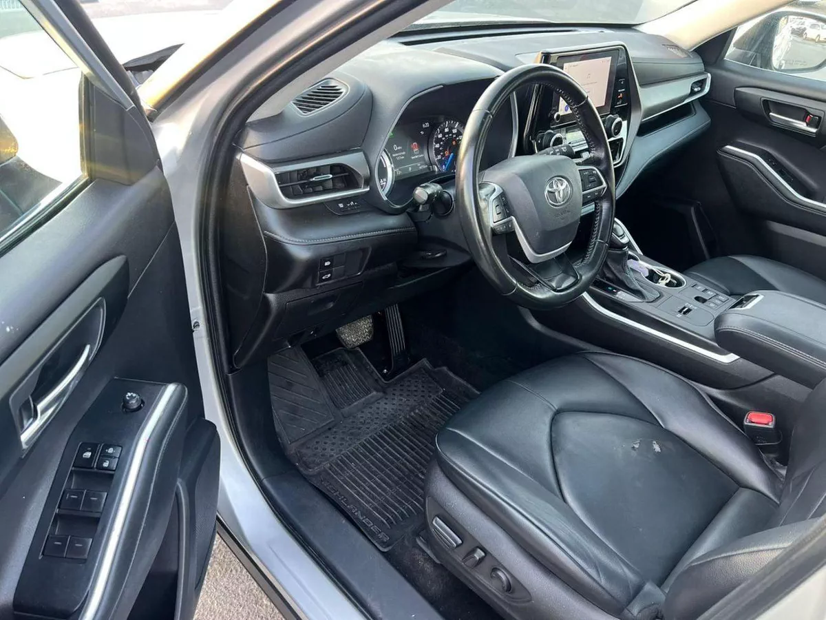 Toyota Highlander GLE HEV 2023 Toyota Highlander Hybrid Full Option - 2.5L V4 - AWD 4x4 - Rear Camera - Sunroof - Leather s-9-0