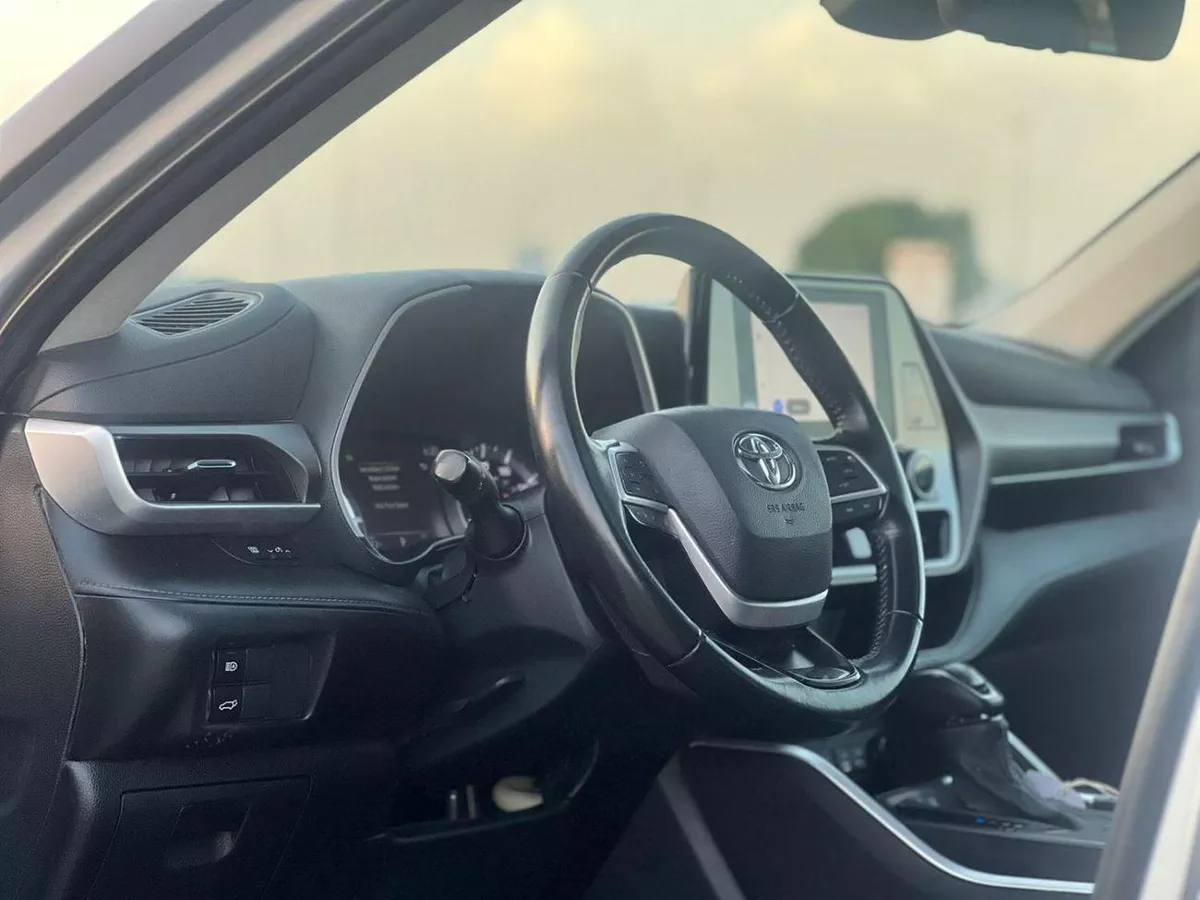 Toyota Highlander GLE HEV 2023 Toyota Highlander Hybrid Full Option - 2.5L V4 - AWD 4x4 - Rear Camera - Sunroof - Leather s-11-0