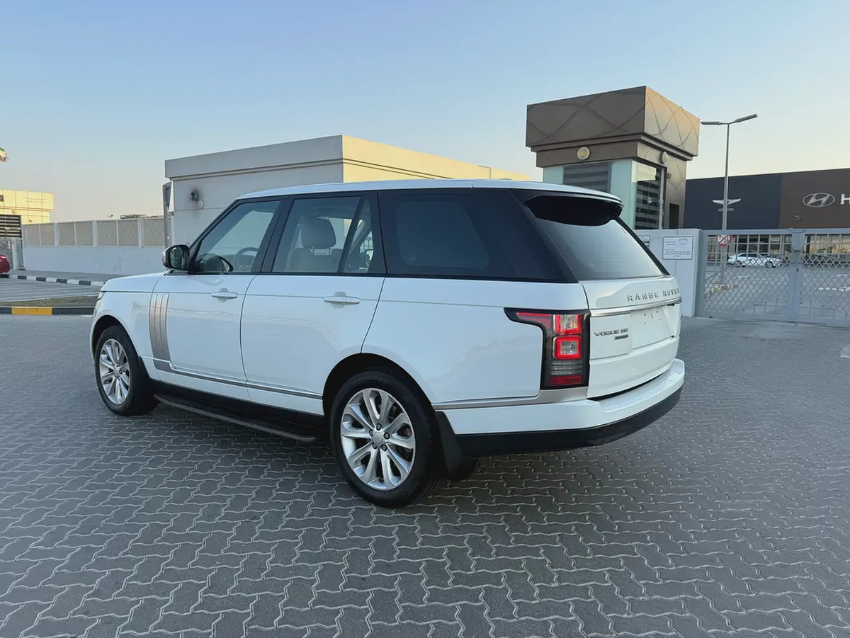 Land Rover vogue HSE GCC Oreginal paint excellent condition-4-4