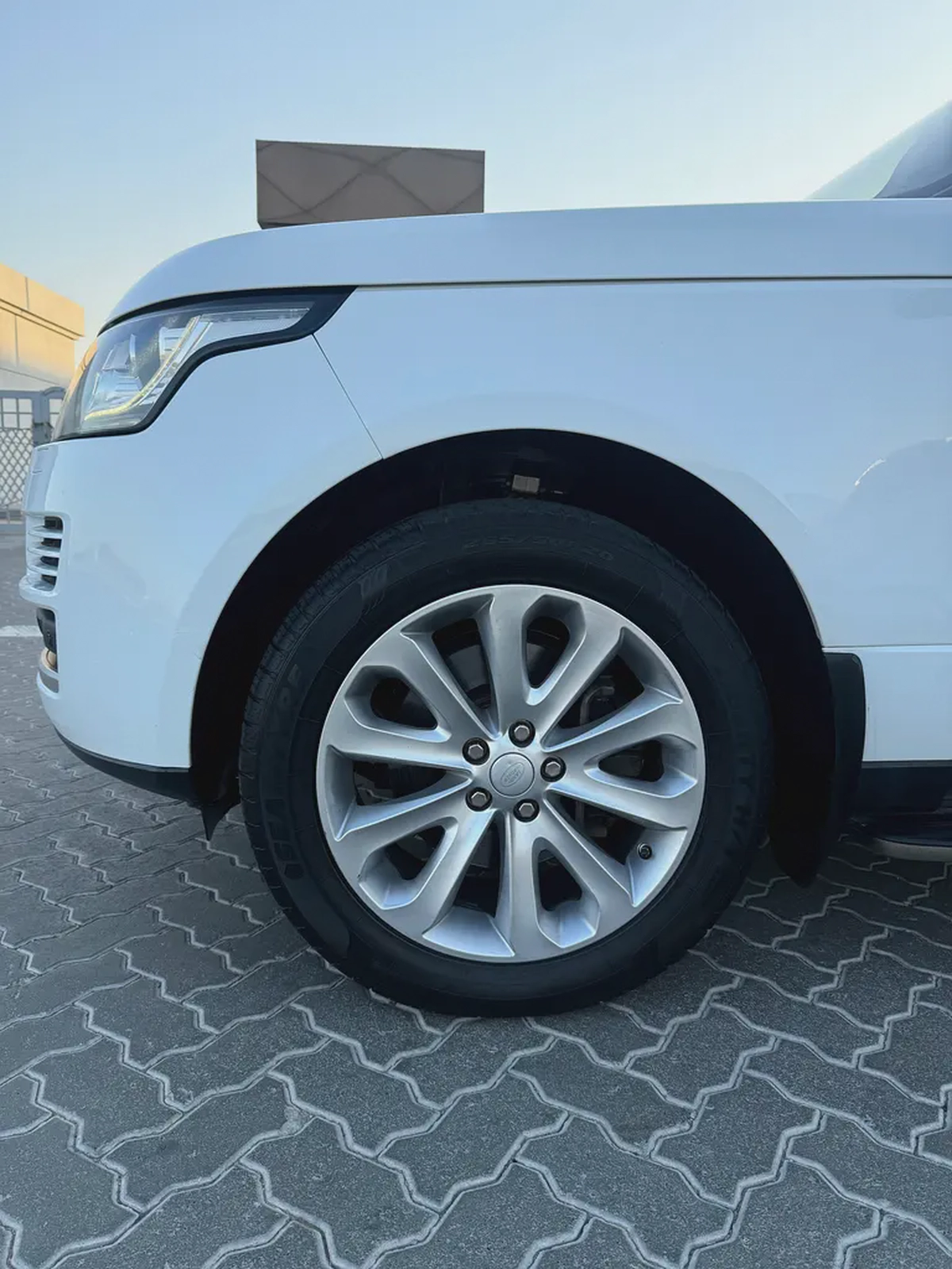 Land Rover vogue HSE GCC Oreginal paint excellent condition-15-15
