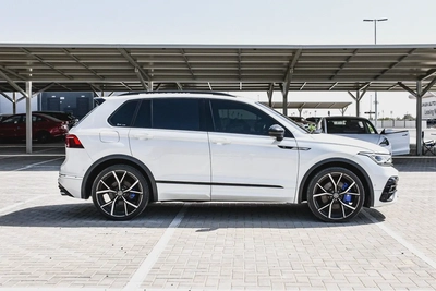 Volkswagen Tiguan R-Line 2021 - Korean Specs - GCC Ready-4