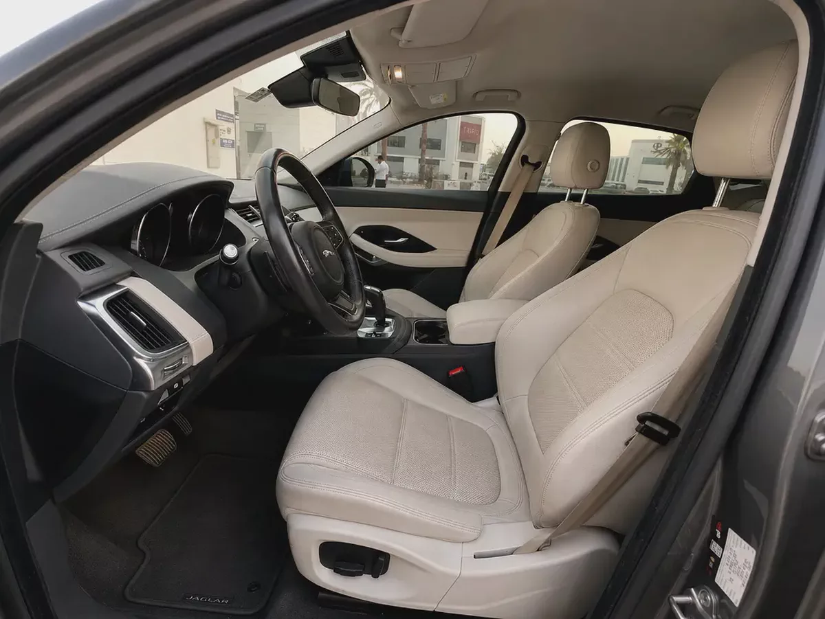 AED 640 EMI I P.M I UNDER WARRANTY I JAGUAR I E PACE | STANDARD | GCC|2.0L i4| 2020 | 0% DOWNPAYMENT-13-13