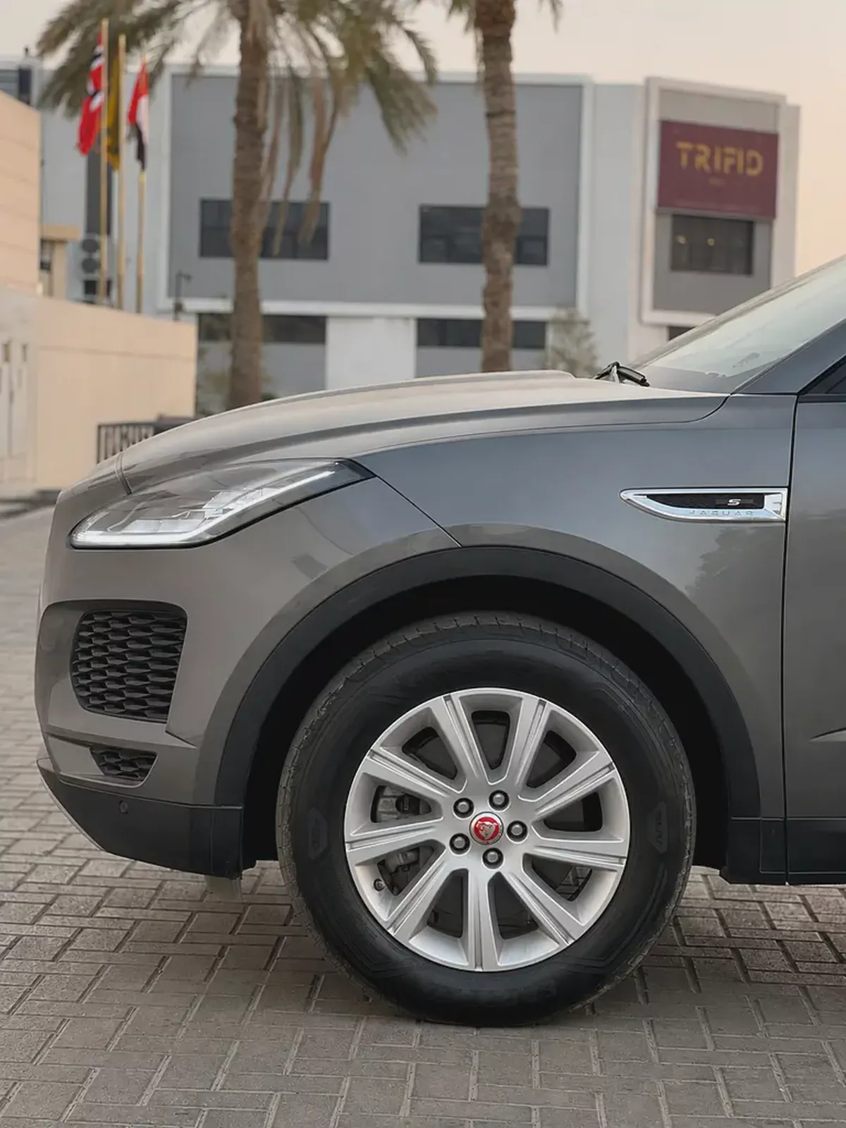 AED 640 EMI I P.M I UNDER WARRANTY I JAGUAR I E PACE | STANDARD | GCC|2.0L i4| 2020 | 0% DOWNPAYMENT-5-5