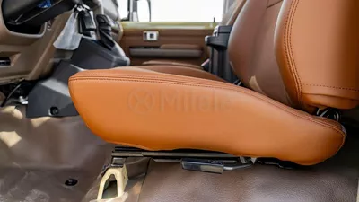 Toyota Land Cruiser Pickup 70 .-11