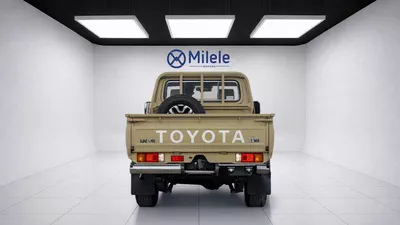 Toyota Land Cruiser Pickup 70 .-7