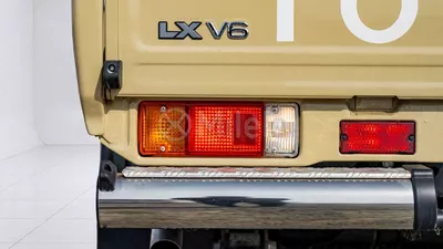 Toyota Land Cruiser Pickup 70 .-8