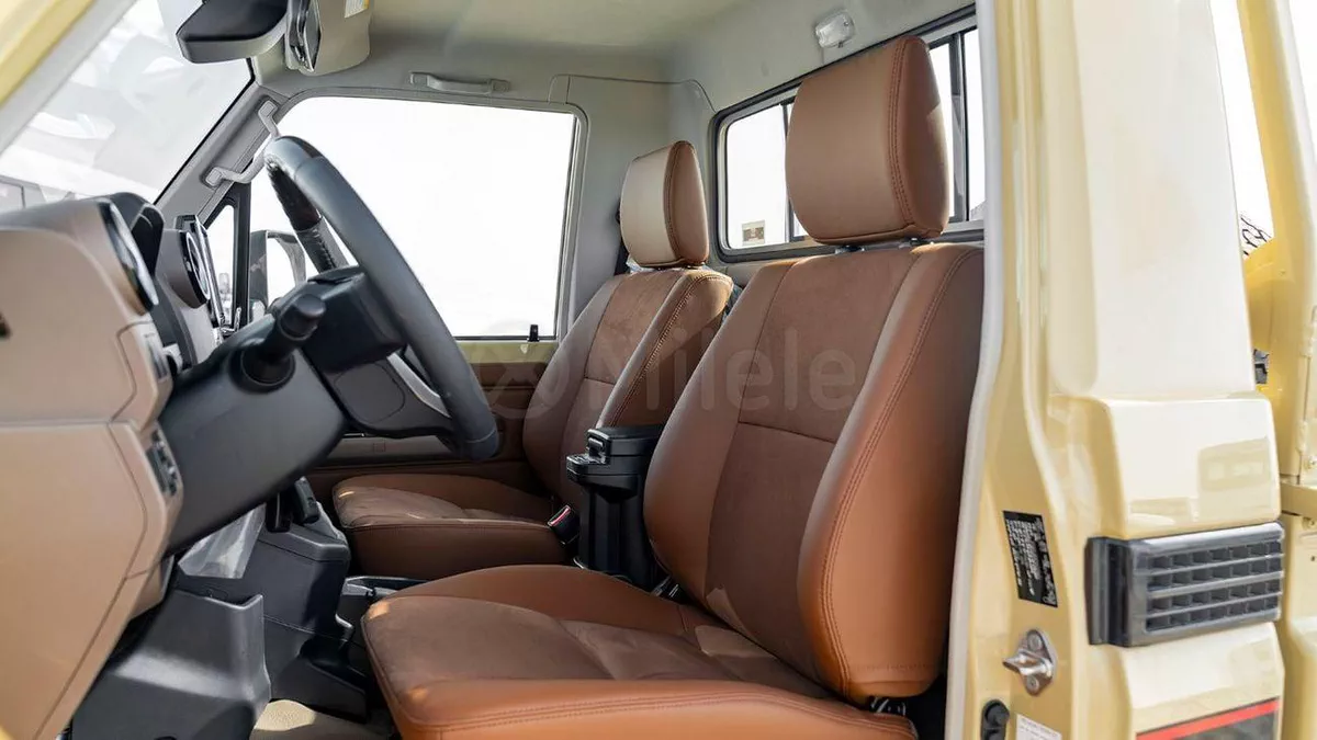 Toyota Land Cruiser Pickup 70 .-10-0