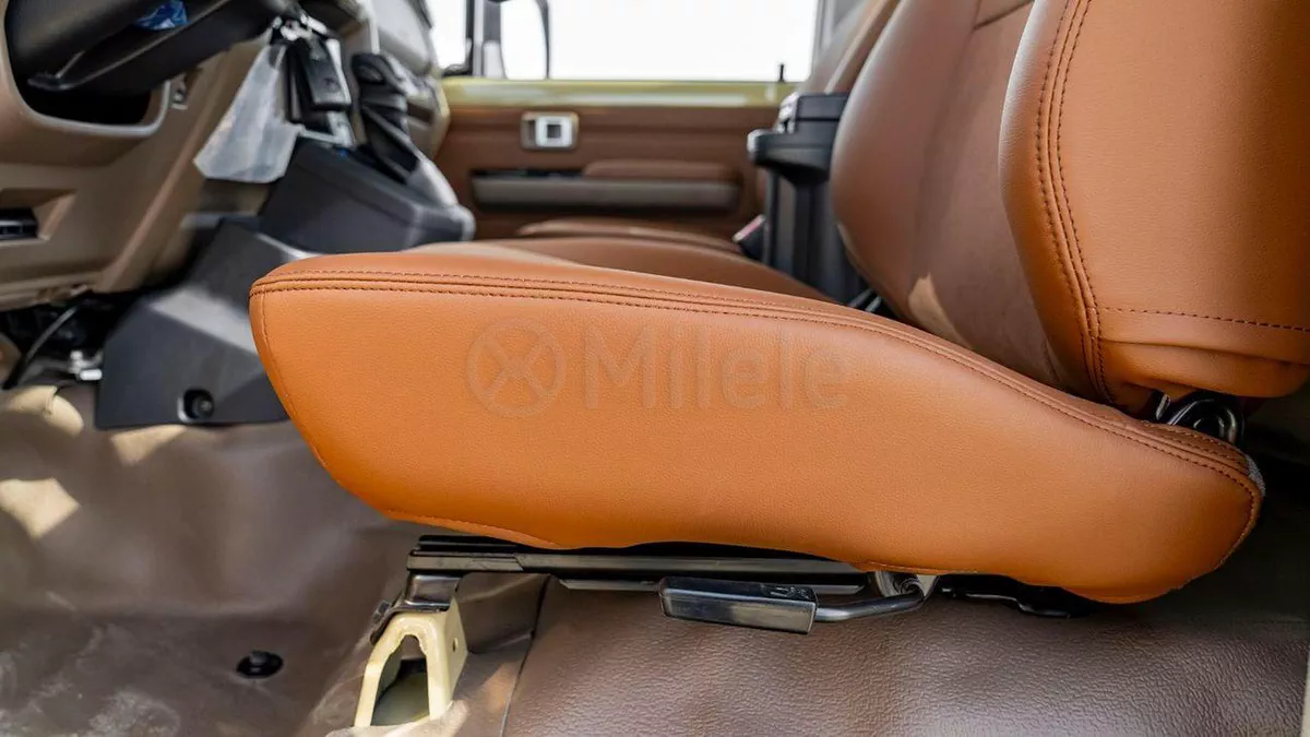Toyota Land Cruiser Pickup 70 .-11-0