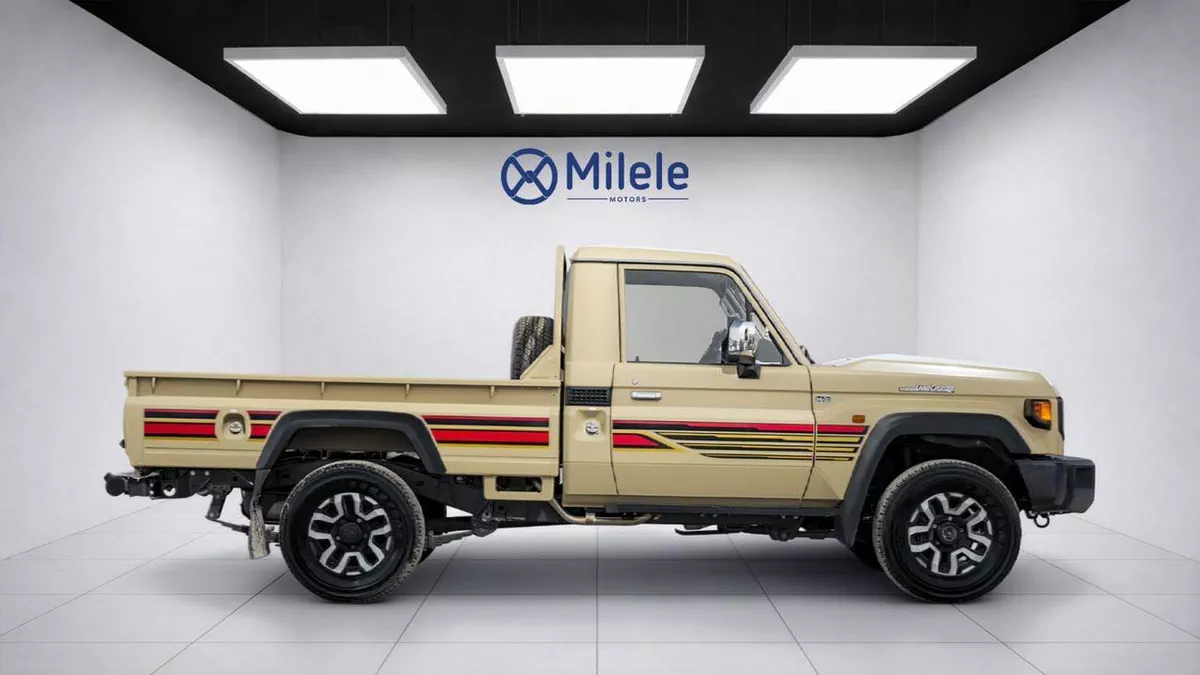 Toyota Land Cruiser Pickup 70 .-4-0