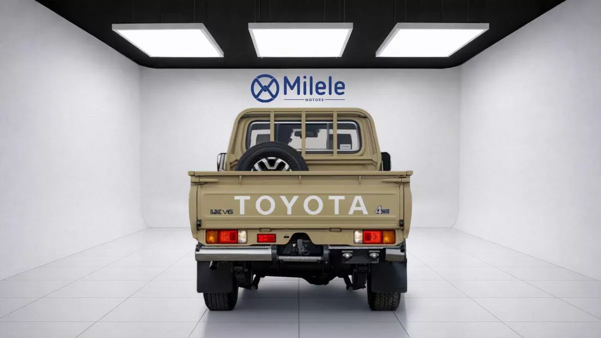 Toyota Land Cruiser Pickup 70 .-7-0