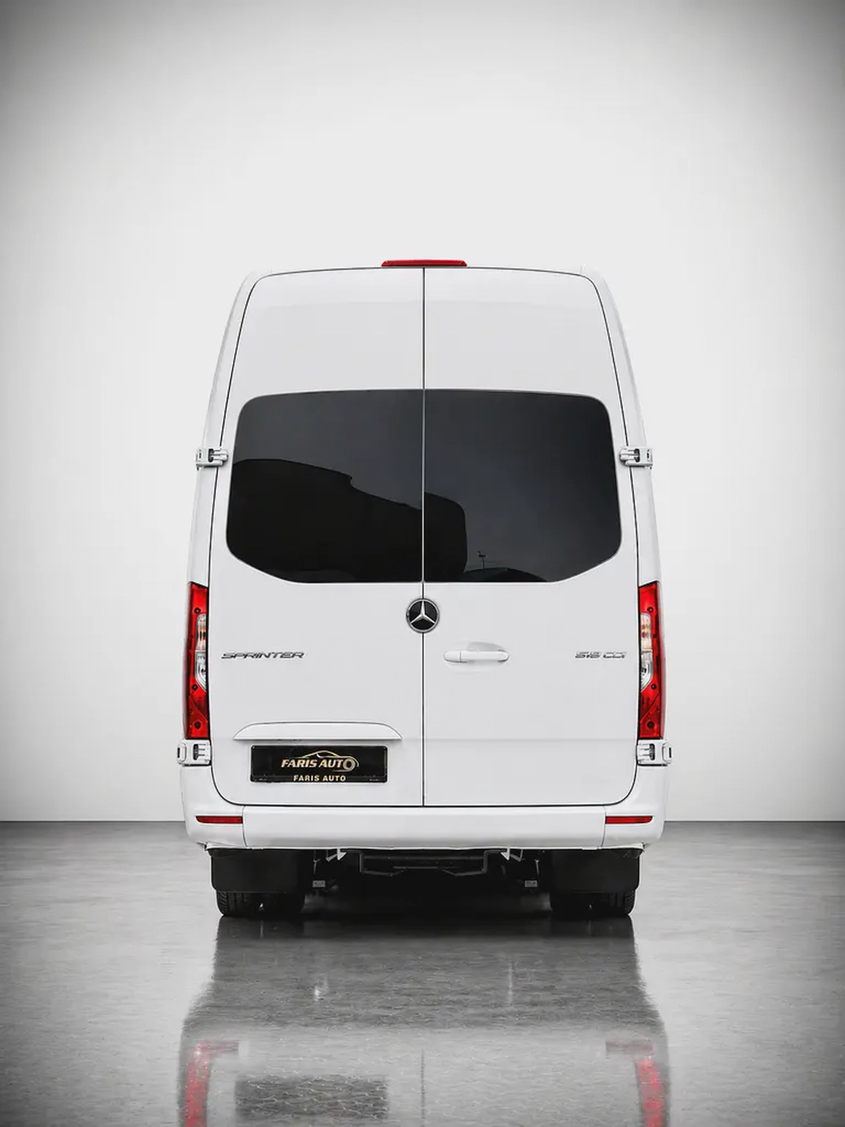MERCEDES BENZ SPRINTER GCC 519 CDI - FULL EXCLUSIVE + FRIDGE + BATHROOM + COFFEE MACHINE + APPLE TV-4-4