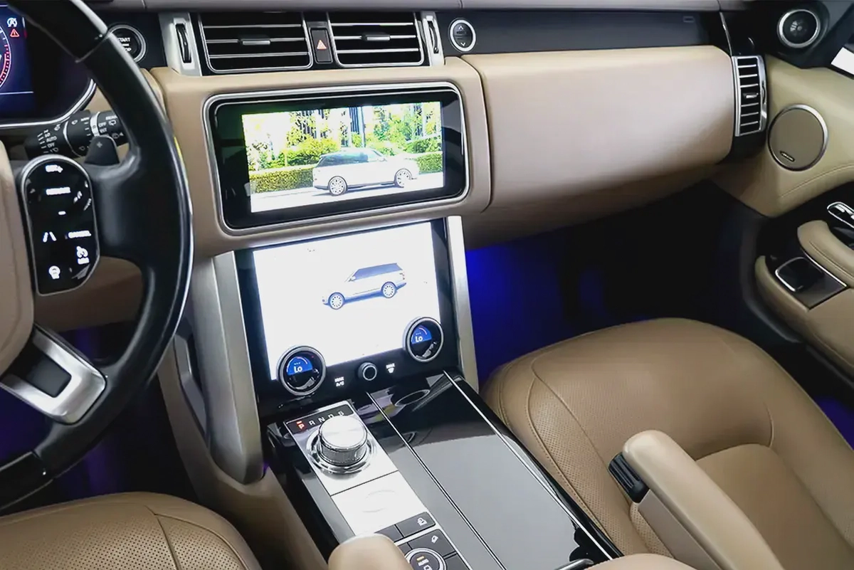 AED 3,172 / 60 months | 0% DP | 2019 Range Rover Vogue HSE Supercharged / Full Service History-8-8