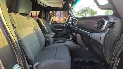 JEEP Wrangler Unlimited Sport (Grey)-14
