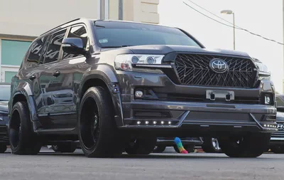 Toyota Land Cruiser VXR 2018 5.7 GCC Specs-2