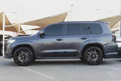 Toyota Land Cruiser VXR 2018 5.7 GCC Specs-3